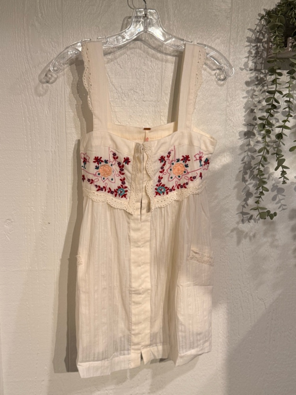Farrah Embroidered Tunic NWOT champagne dream - Picture 3 of 6
